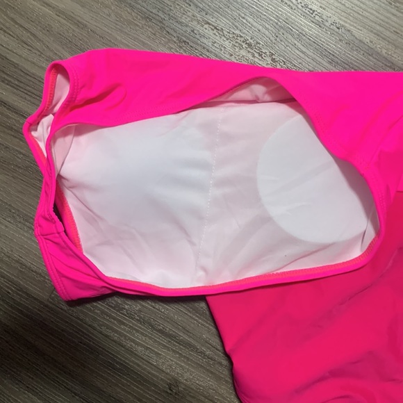 Bathing suite - Picture 3 of 5